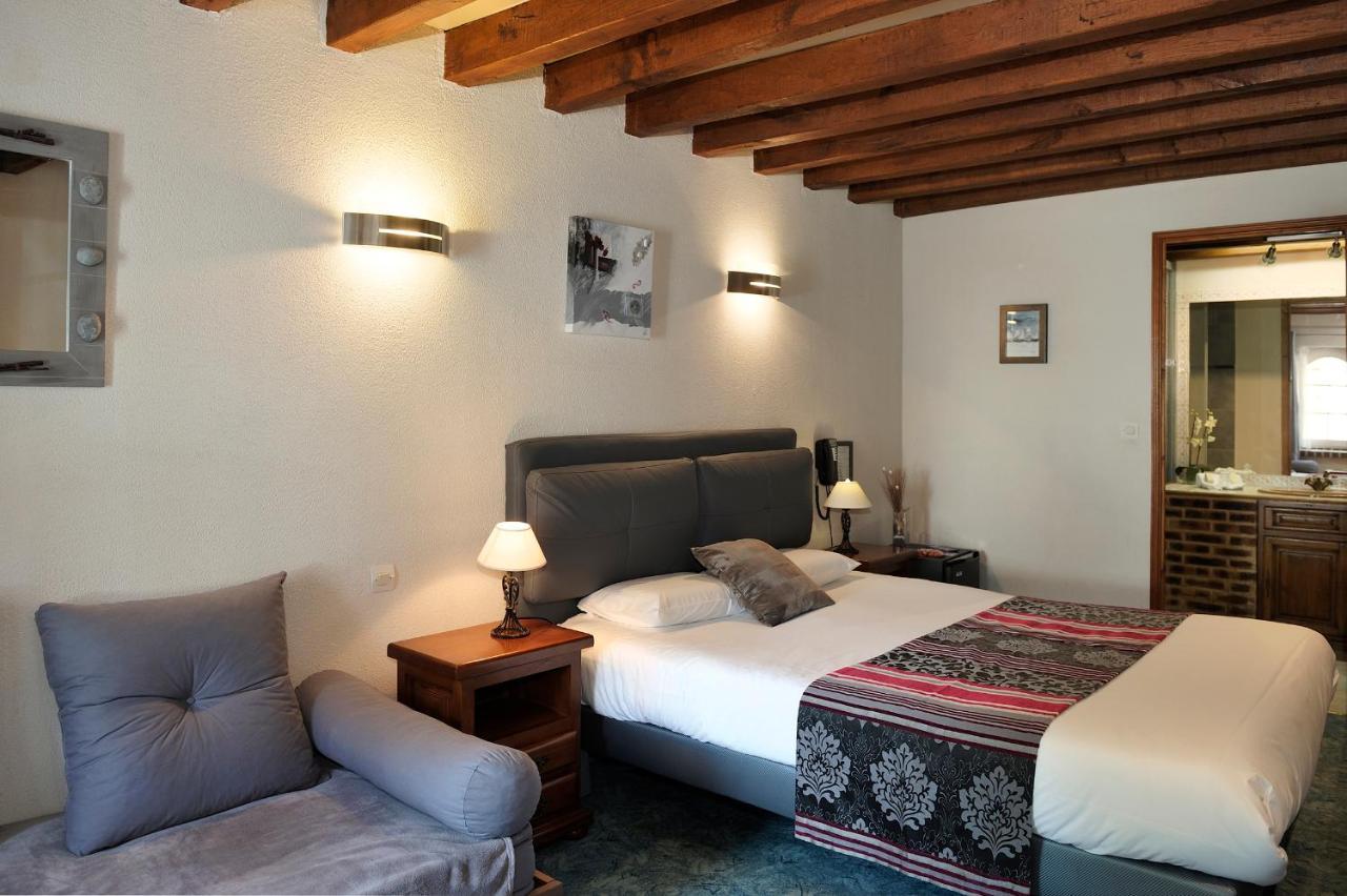 Logis Hotel Oasis Villaines-la-Juhel Exterior photo