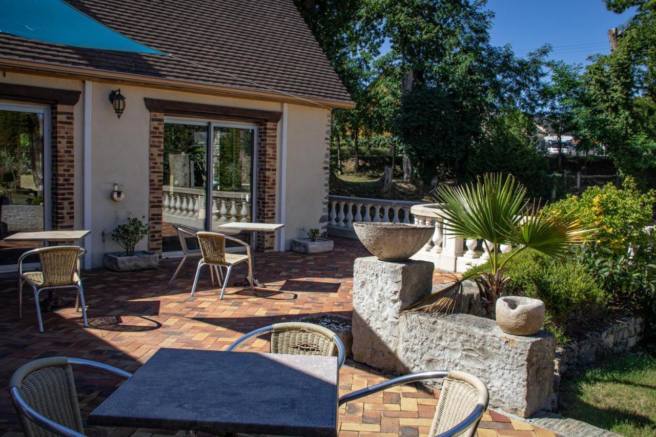 Logis Hotel Oasis Villaines-la-Juhel Exterior photo