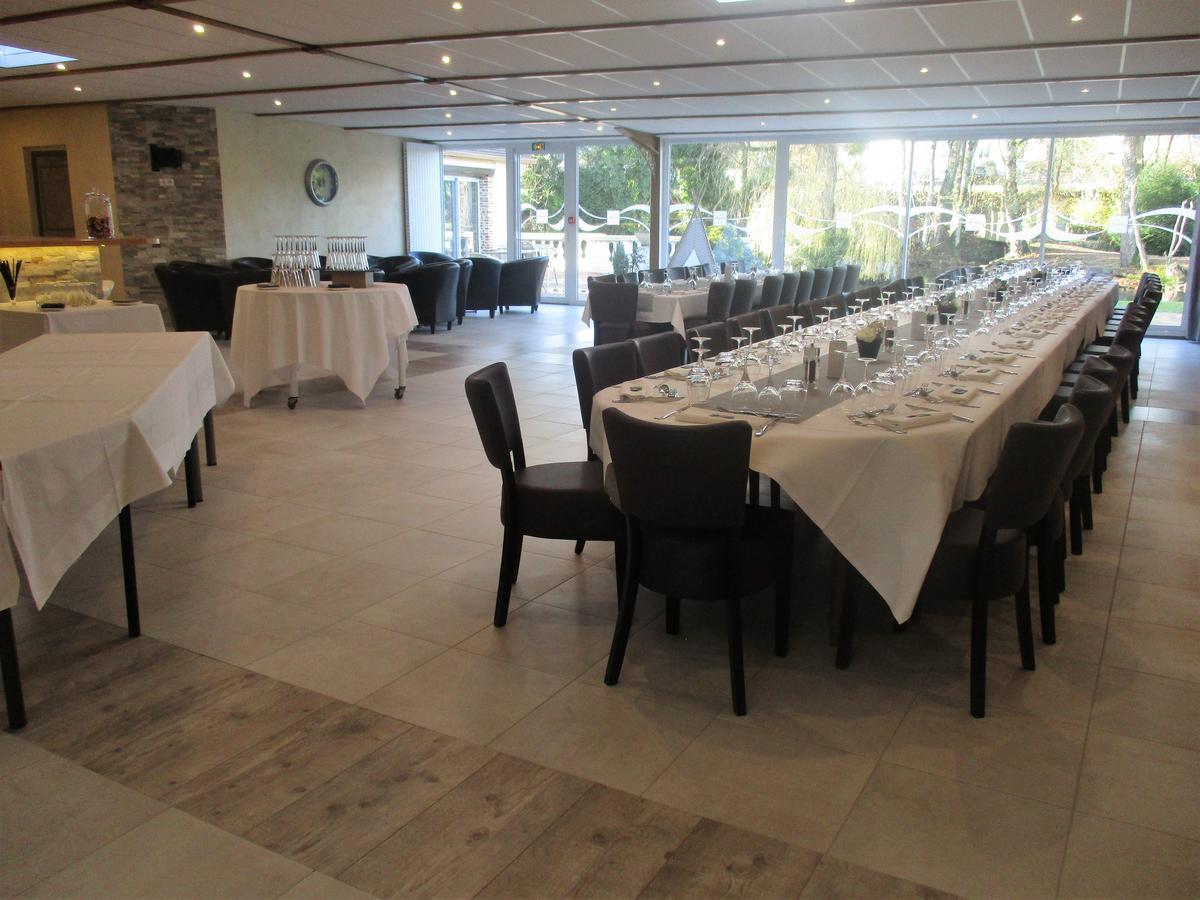 Logis Hotel Oasis Villaines-la-Juhel Exterior photo