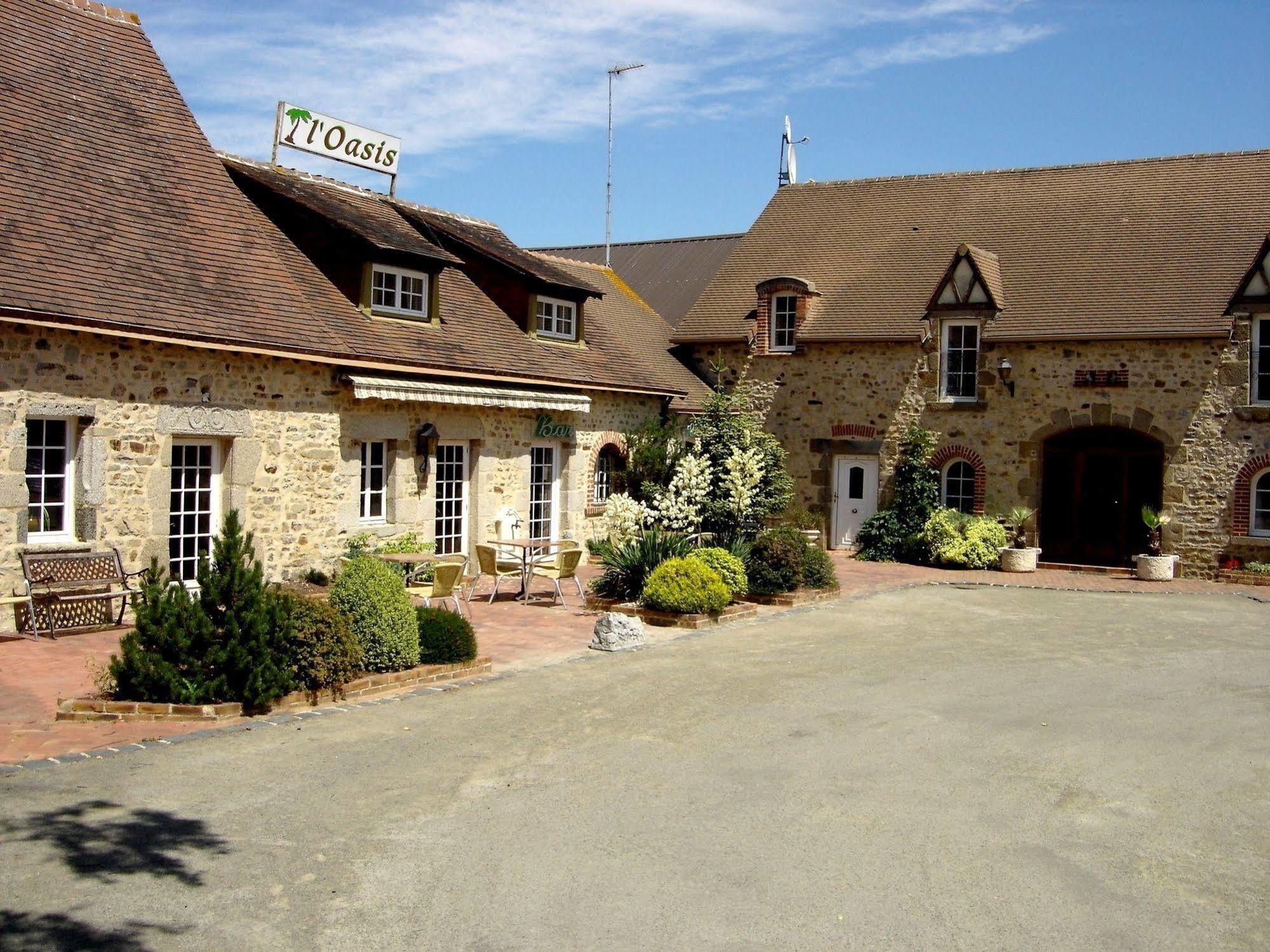 Logis Hotel Oasis Villaines-la-Juhel Exterior photo